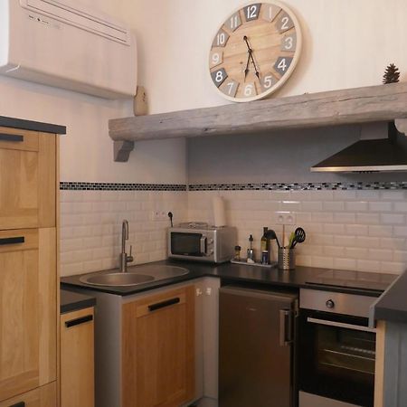 Appartement A 50 M De La Place Aux Herbes 于泽斯 外观 照片