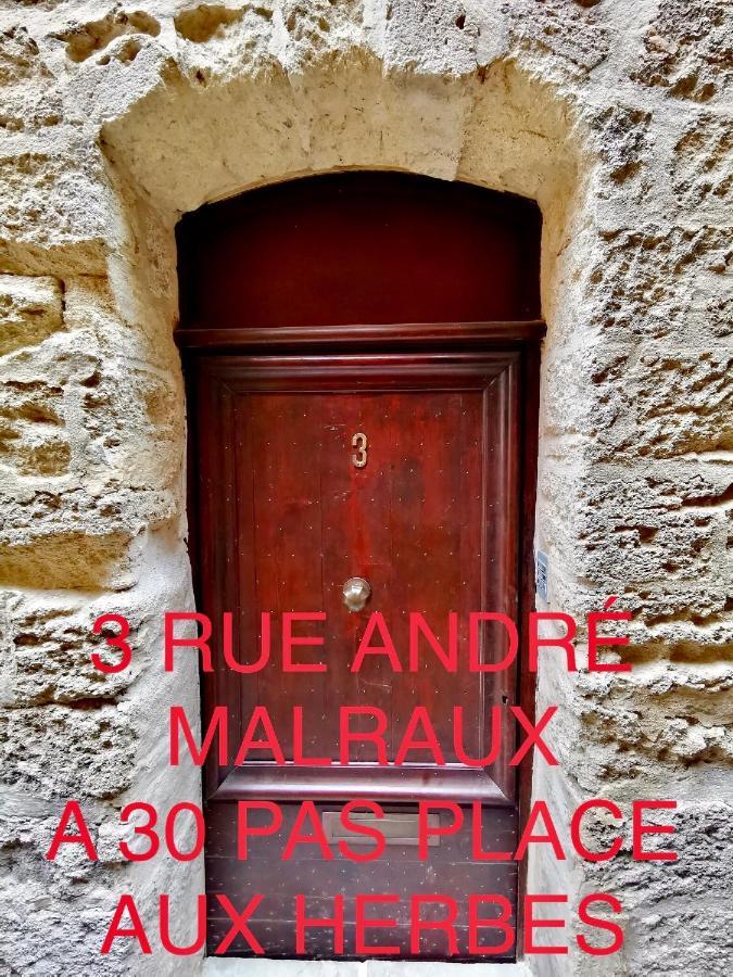 Appartement A 50 M De La Place Aux Herbes 于泽斯 外观 照片