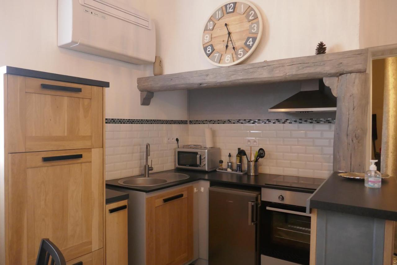 Appartement A 50 M De La Place Aux Herbes 于泽斯 外观 照片