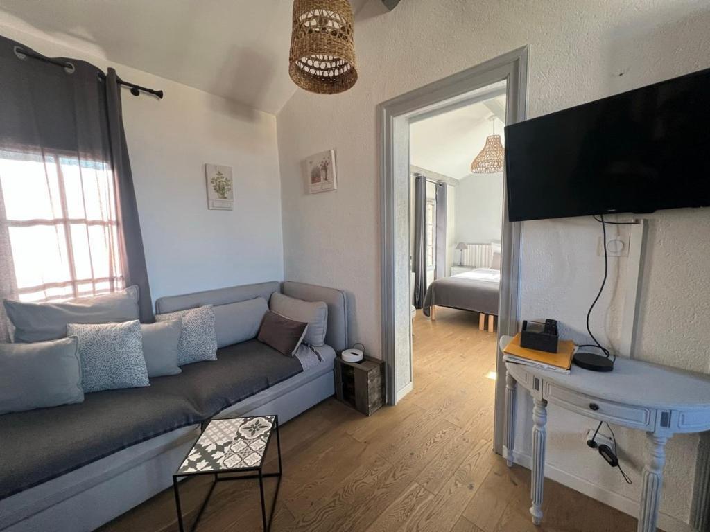 Appartement A 50 M De La Place Aux Herbes 于泽斯 外观 照片